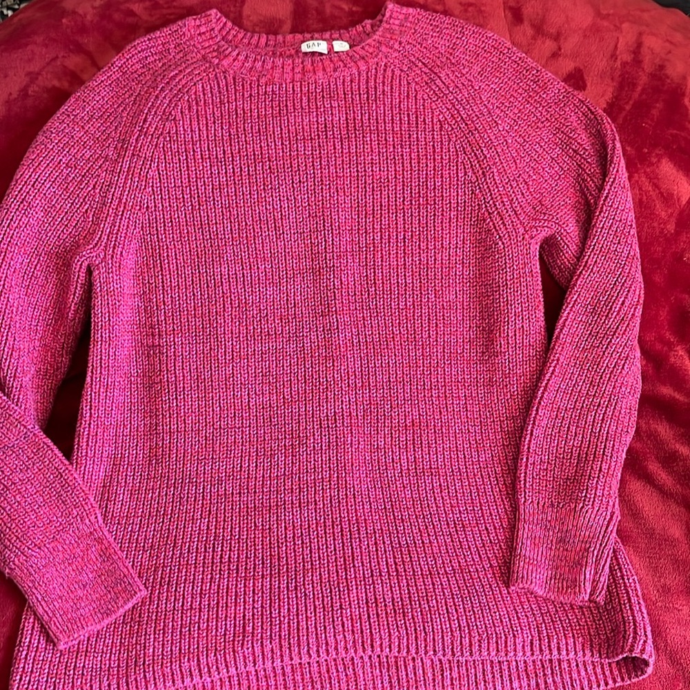 Gap sweater size medium